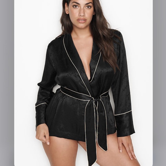 Victoria's Secret Other - ❌5 FOR $25❌Victoria Secret Logo Wrap Shirt